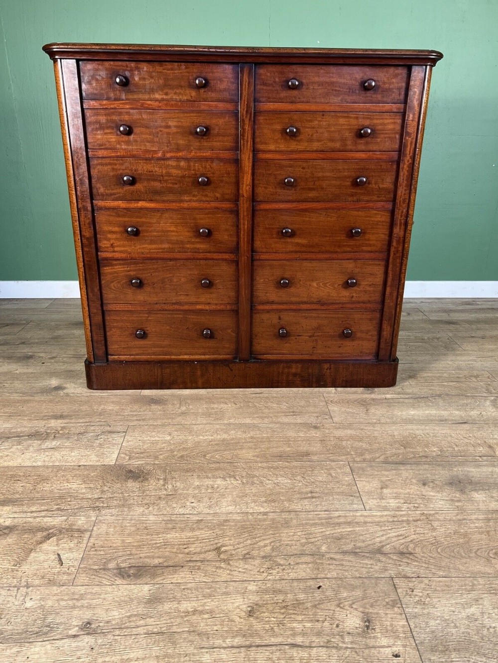 a stunning quality mahogany double 12 drawer wellington chest
