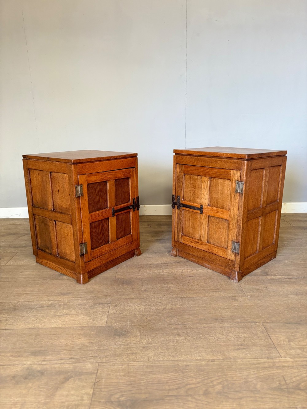 pair of oak arts and crafts cotswolds matching bedside cabinets