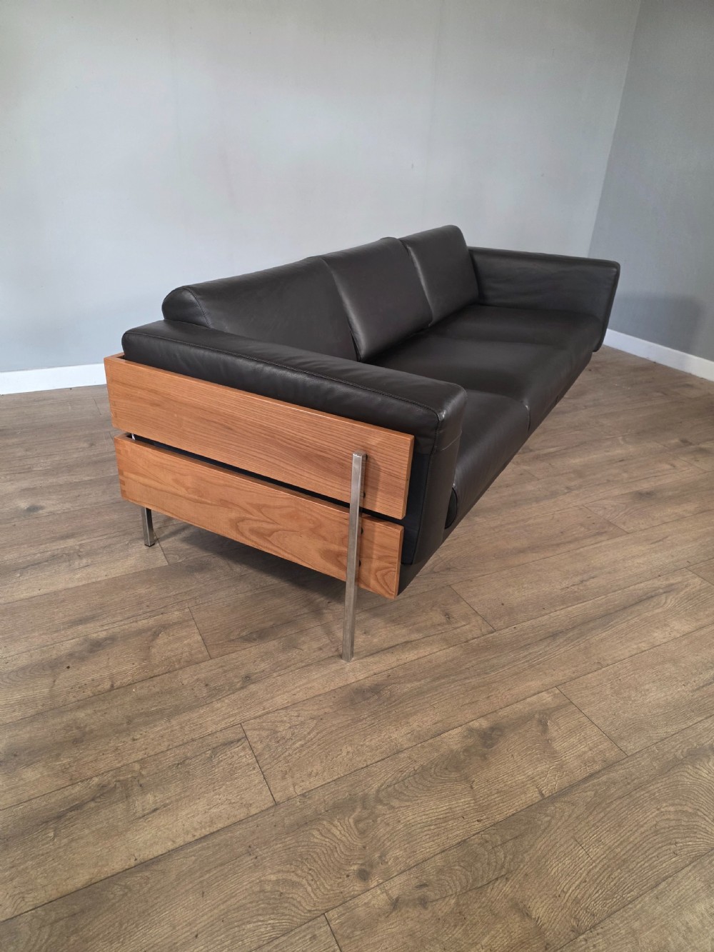 robin day habitat forum 3 seater dark brown leather sofa with beach wood frame