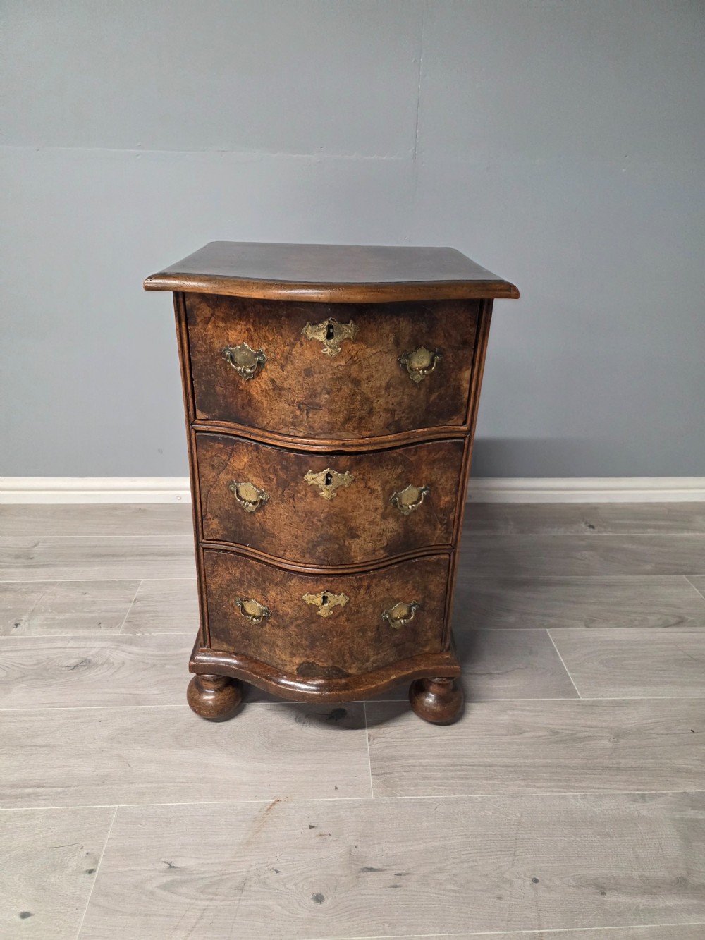 antique burr walnut 18th century chest of drawers